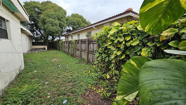 view of yard with a patio area