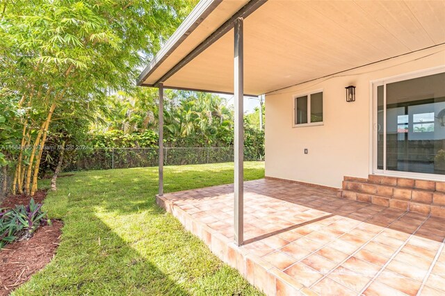 view of yard with a patio