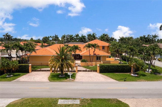 view of mediterranean / spanish-style home