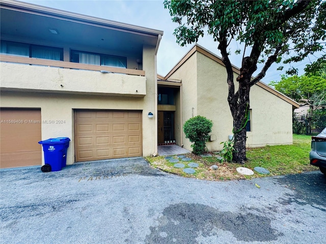 view of front facade with a garage