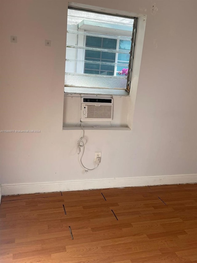 room details featuring hardwood / wood-style floors