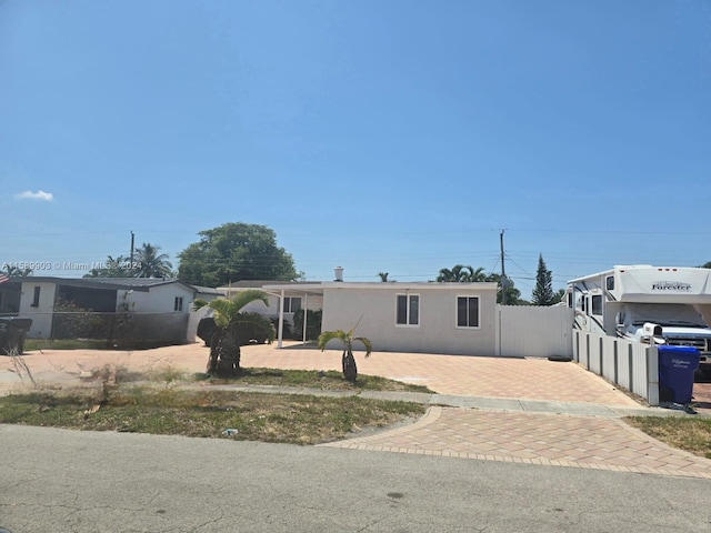 view of front facade featuring a patio