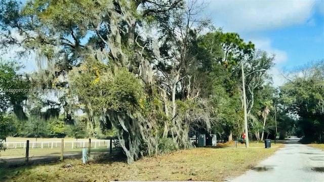 Listing photo 3 for 2235 W Main St, Inverness FL 34452