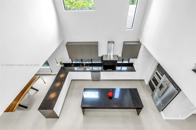 808 SW 9th St Unit 808-B, Fort Lauderdale, FL 33315 - living room with a high ceiling and plenty of natural light