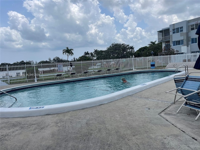 view of swimming pool