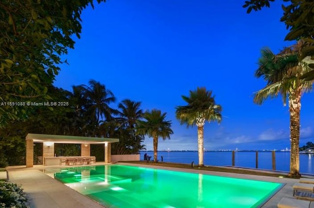 1236 S Venetian Way, Miami, FL 33139 - photo 1