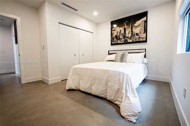 bedroom featuring a closet