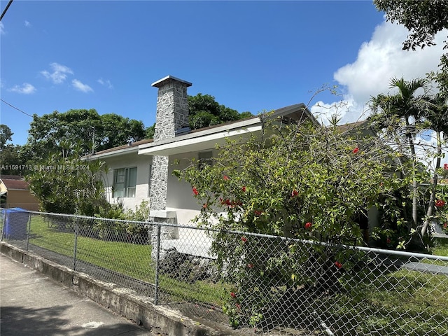 view of front facade