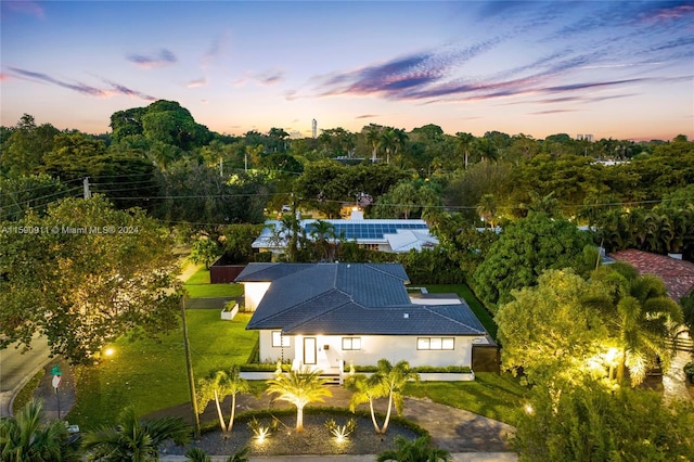 view of aerial view at dusk