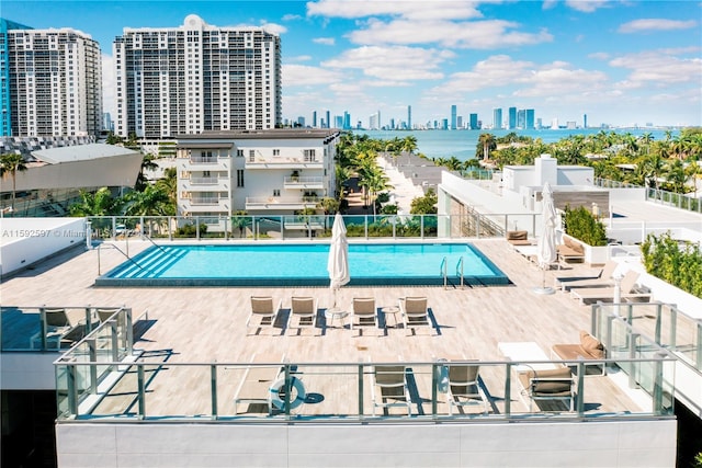 view of swimming pool