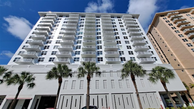 427 Golden Isles Dr Unit 5H, Hallandale Beach, FL 33009 - photo 2