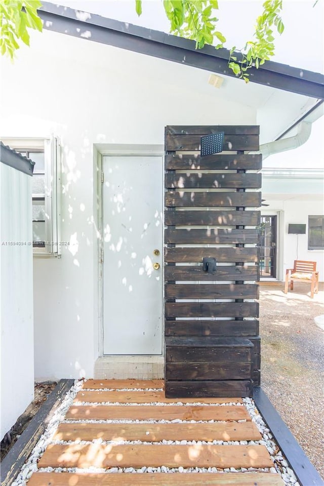 entrance to property featuring wine cooler