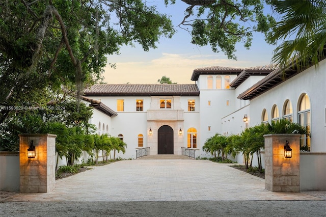 view of mediterranean / spanish-style home