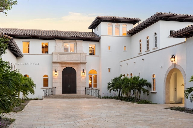 view of mediterranean / spanish-style house