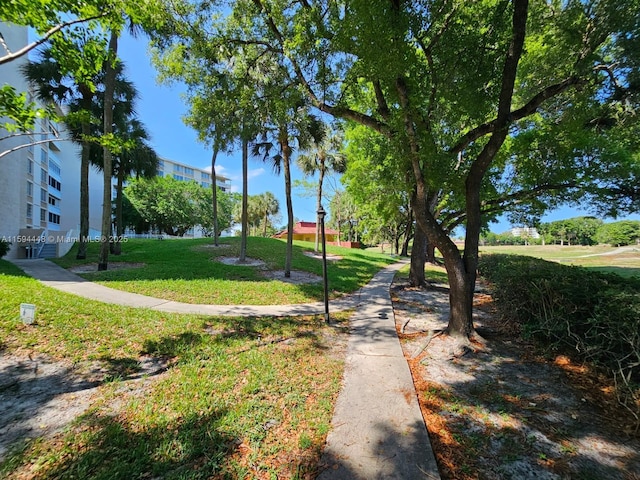6921 Environ Blvd Unit 4N, Lauderhill, FL 33319 - view of property's community featuring a yard