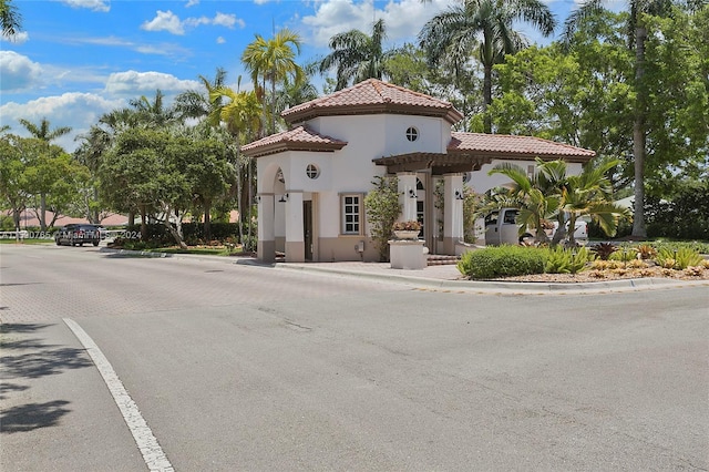 view of mediterranean / spanish-style home