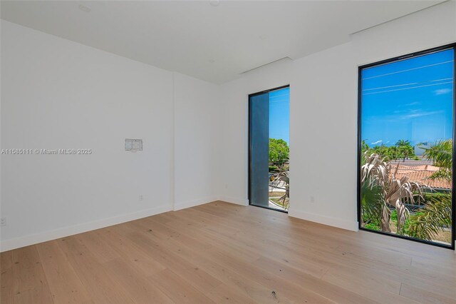 13080 N Bayshore Dr, North Miami, FL 33181 - photo 20