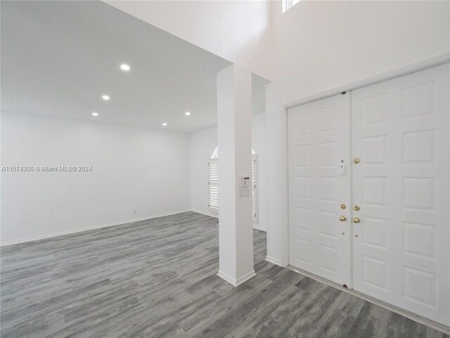 foyer featuring hardwood / wood-style floors