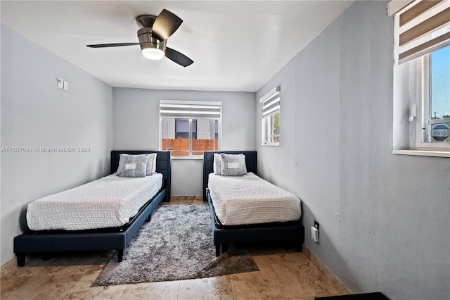 bedroom with ceiling fan