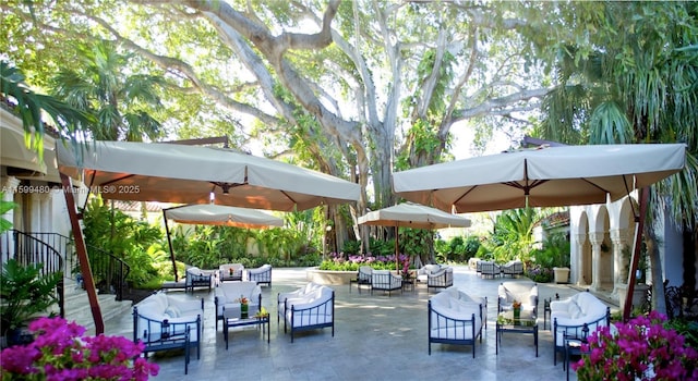 view of patio featuring an outdoor living space