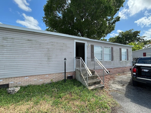 exterior space with crawl space