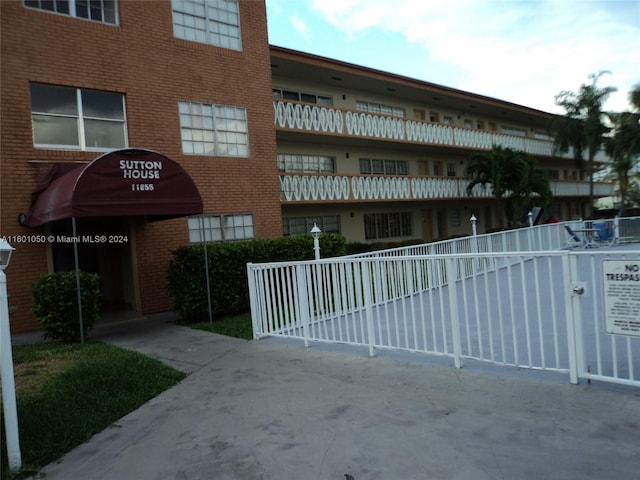 11855 NE 19th Dr Unit 5, North Miami, FL 33181 - view of building exterior