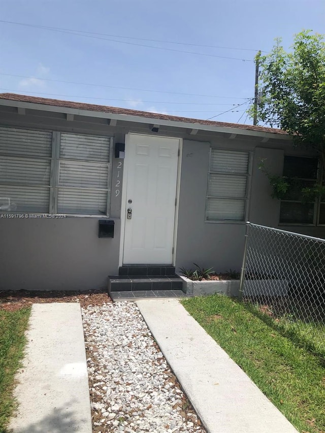 view of property entrance