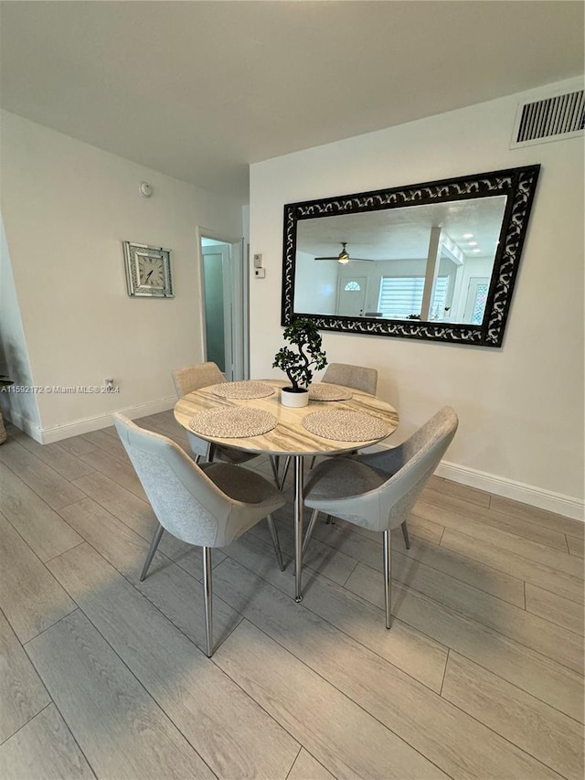 dining room with ceiling fan