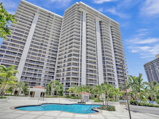 view of swimming pool featuring a patio