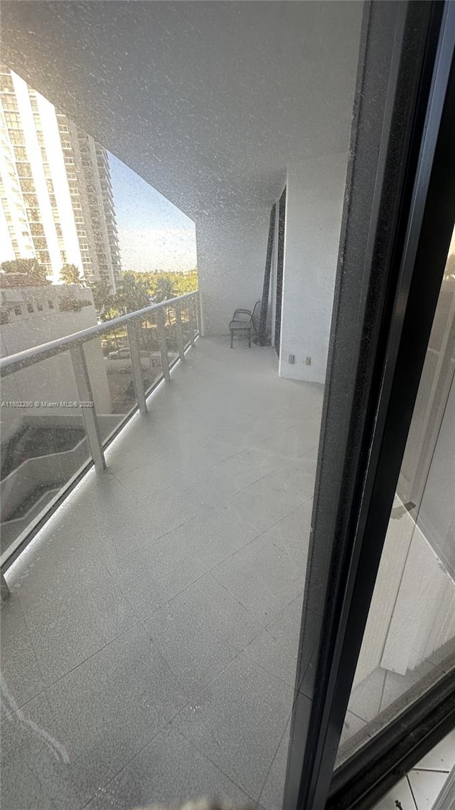 20281 E Country Club Dr Unit 305, Aventura, FL 33180 - photo 25
