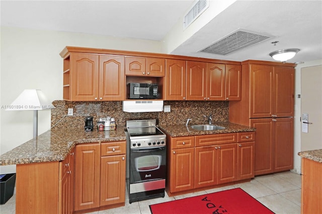 kitchen featuring sink, kitchen peninsula, backsplash, ventilation hood, and stainless steel range oven