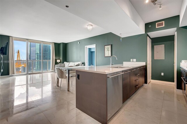 Listing photo 2 for 55 SE 6th St Unit 3903, Miami FL 33131