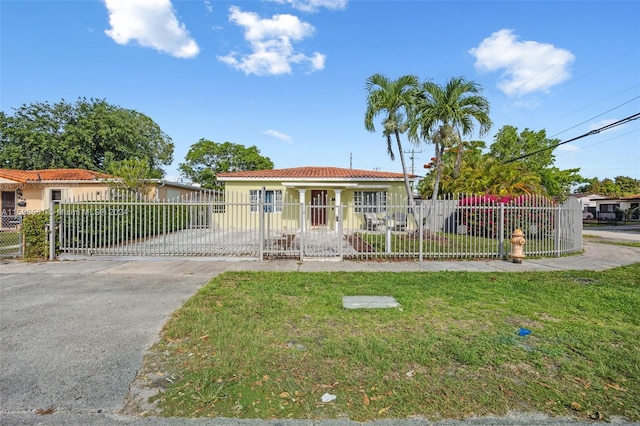 view of front facade with a front yard