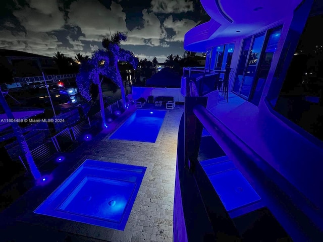 3344 NE 167th St, North Miami Beach, FL 33160 - view of swimming pool featuring an in-ground hot tub