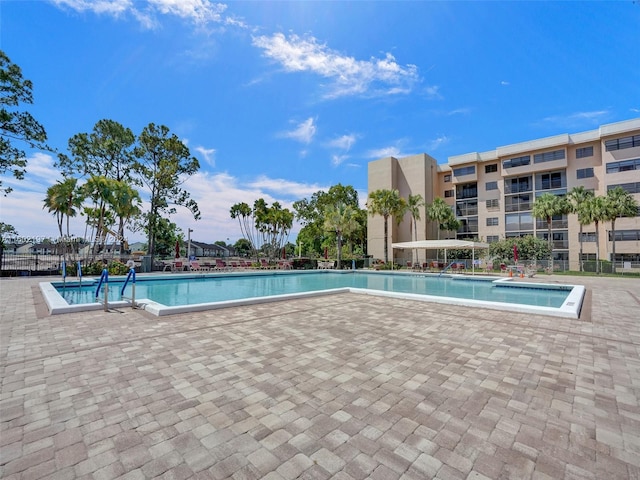 view of swimming pool