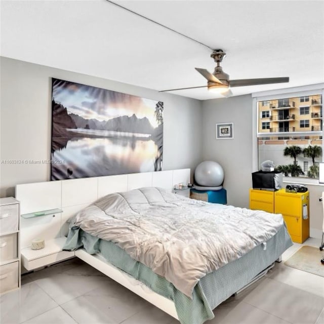 bedroom featuring ceiling fan