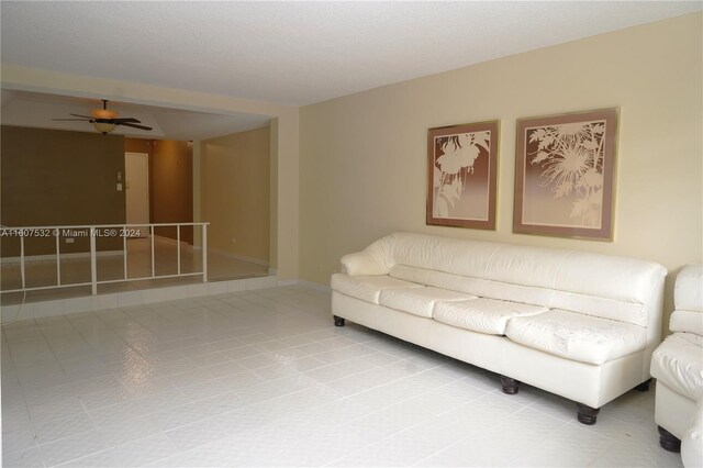 3660 Inverrary Dr Unit 2J, Lauderhill, FL 33319 - photo 2