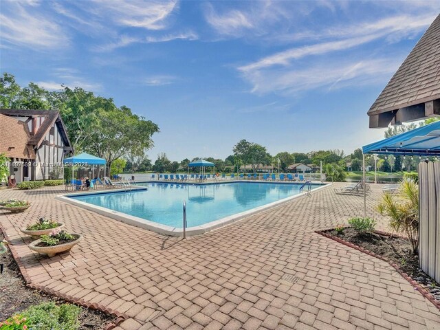 3660 Inverrary Dr Unit 2J, Lauderhill, FL 33319 - photo 27