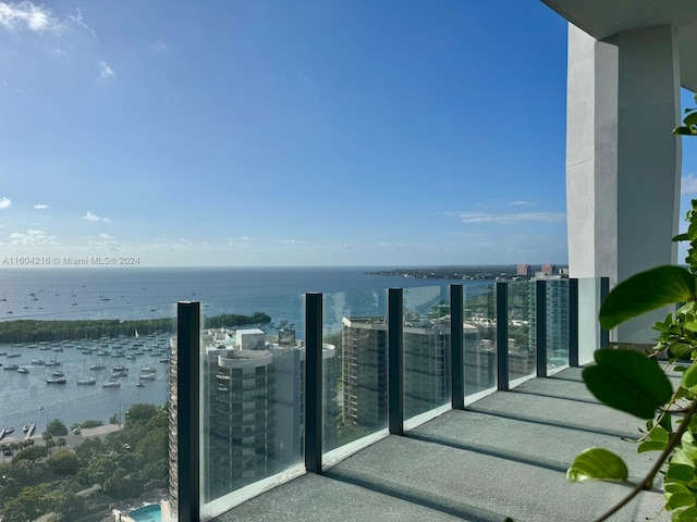 Listing photo 2 for 2831 S Bayshore Dr Unit 1008, Miami FL 33133