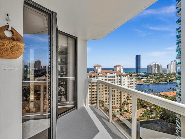 20185 E Country Club Dr Unit 1904, Aventura, FL 33180 - photo 1