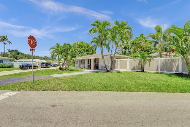 view of front of property with a front yard