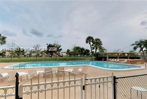 800 NE 195th St Unit 619, Miami, FL 33179 - view of community pool
