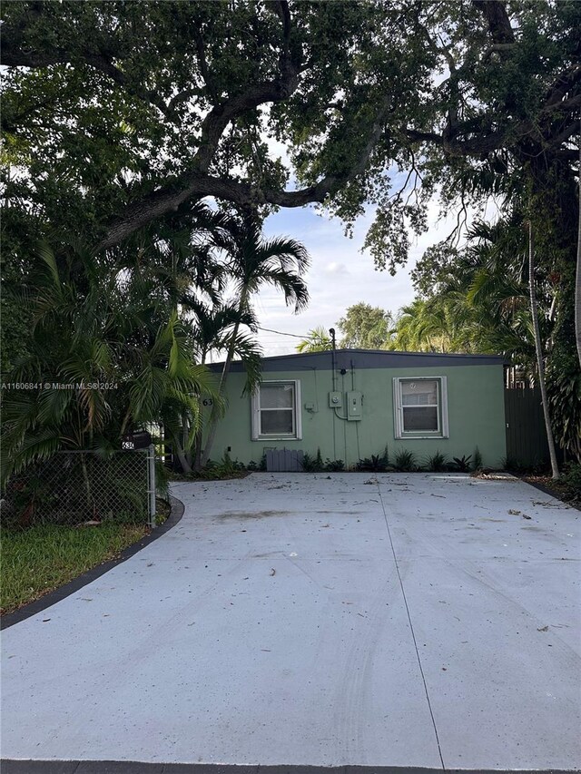 view of front of home