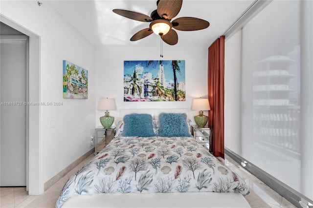 bedroom featuring ceiling fan