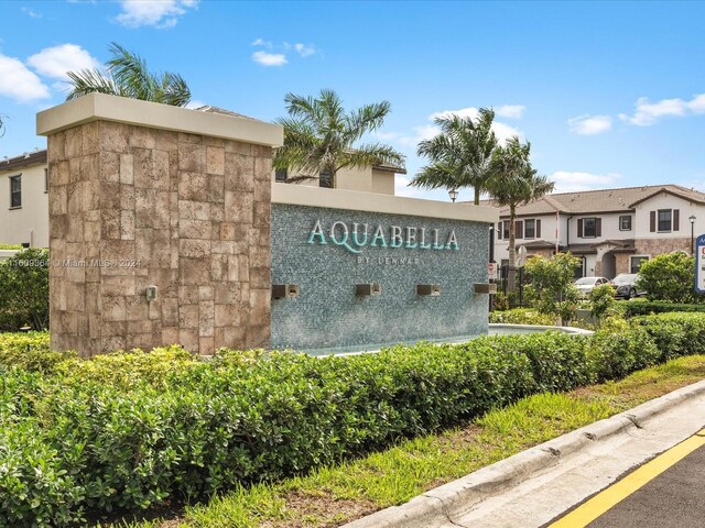 view of community / neighborhood sign