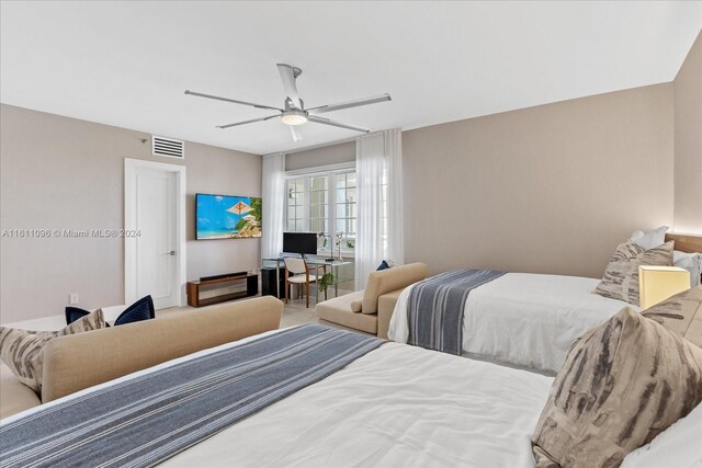 bedroom with ceiling fan