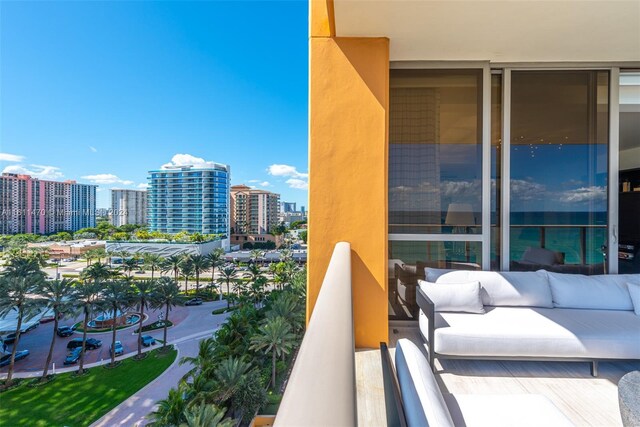 balcony featuring an outdoor hangout area