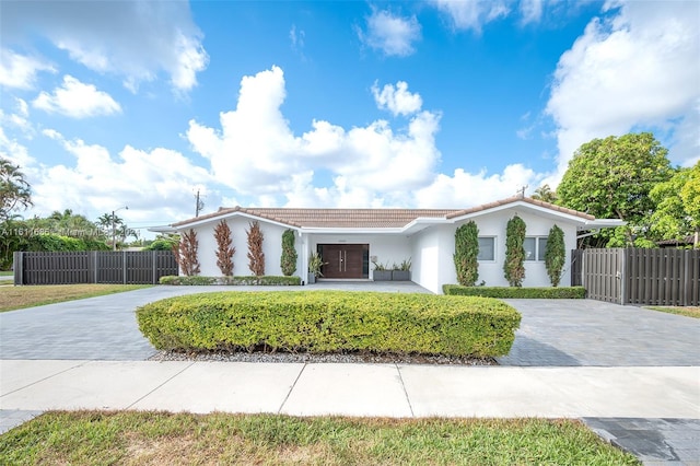 Listing photo 2 for 2120 NE 204th St, Miami FL 33179