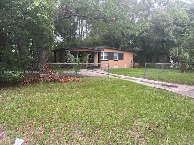 view of front of property with a front yard