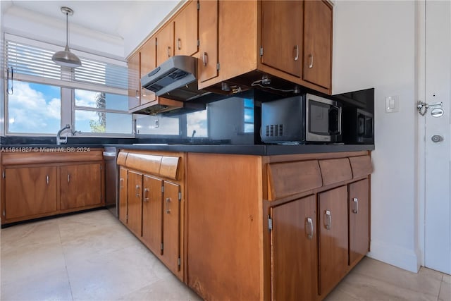 kitchen featuring sink